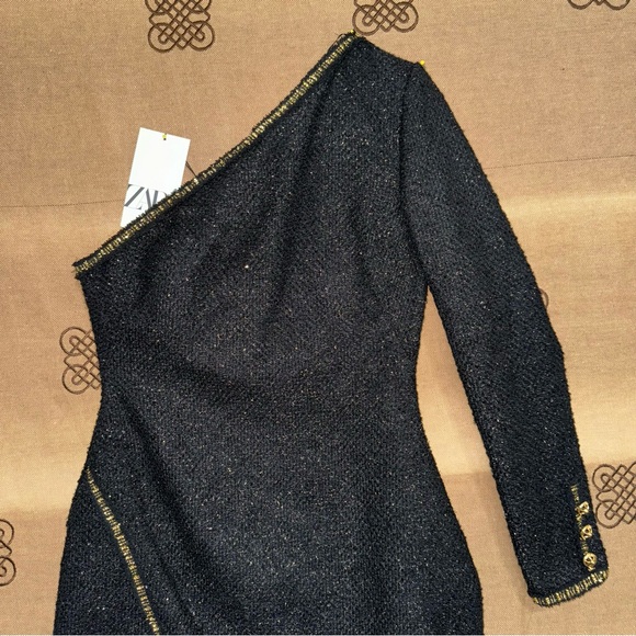 Zara NWT! Black/Gold Asymmetric Textured Shoulder Pad Mini Dress Size S - Picture 4 of 15
